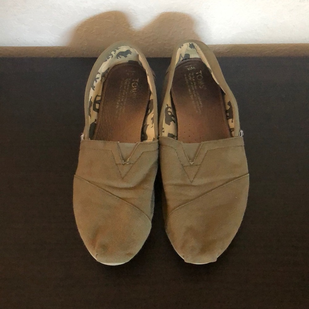 Olive green Toms